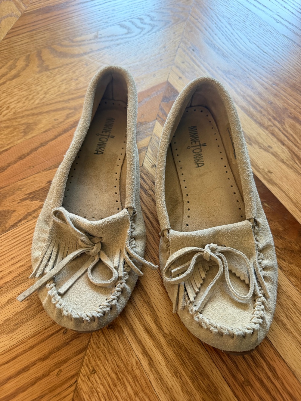 Minnetonka Tan Suede Fringe Moccasins